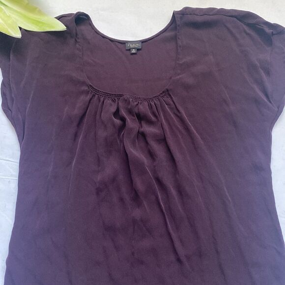 ⭐️BABATON Silk Short Sleeve Blouse⭐️ - Picture 3 of 8